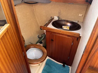 Polyester Sailboat Jeanneau Fantasia 27 Photo 14