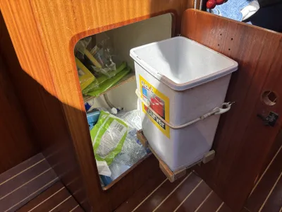Polyester Sailboat Jeanneau Fantasia 27 Photo 20