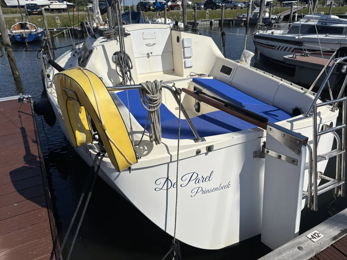 Polyester Sailboat Jeanneau Fantasia 27