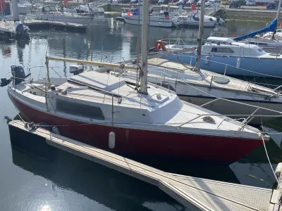 Polyester Sailboat Jeanneau 657 Photo 0