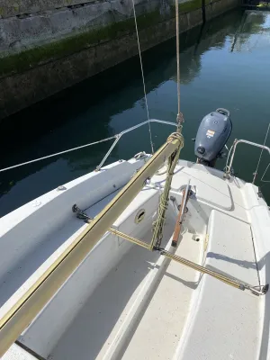 Polyester Sailboat Jeanneau 657 Photo 5