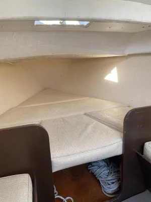Polyester Sailboat Jeanneau 657 Photo 9