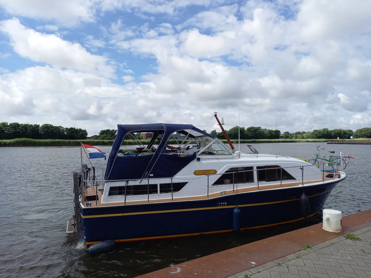 Polyester Motorboat Chris Craft Catalina 35 DC