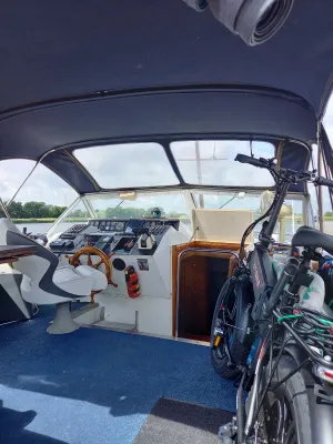 Polyester Motorboat Chris Craft Catalina 35 DC Photo 4