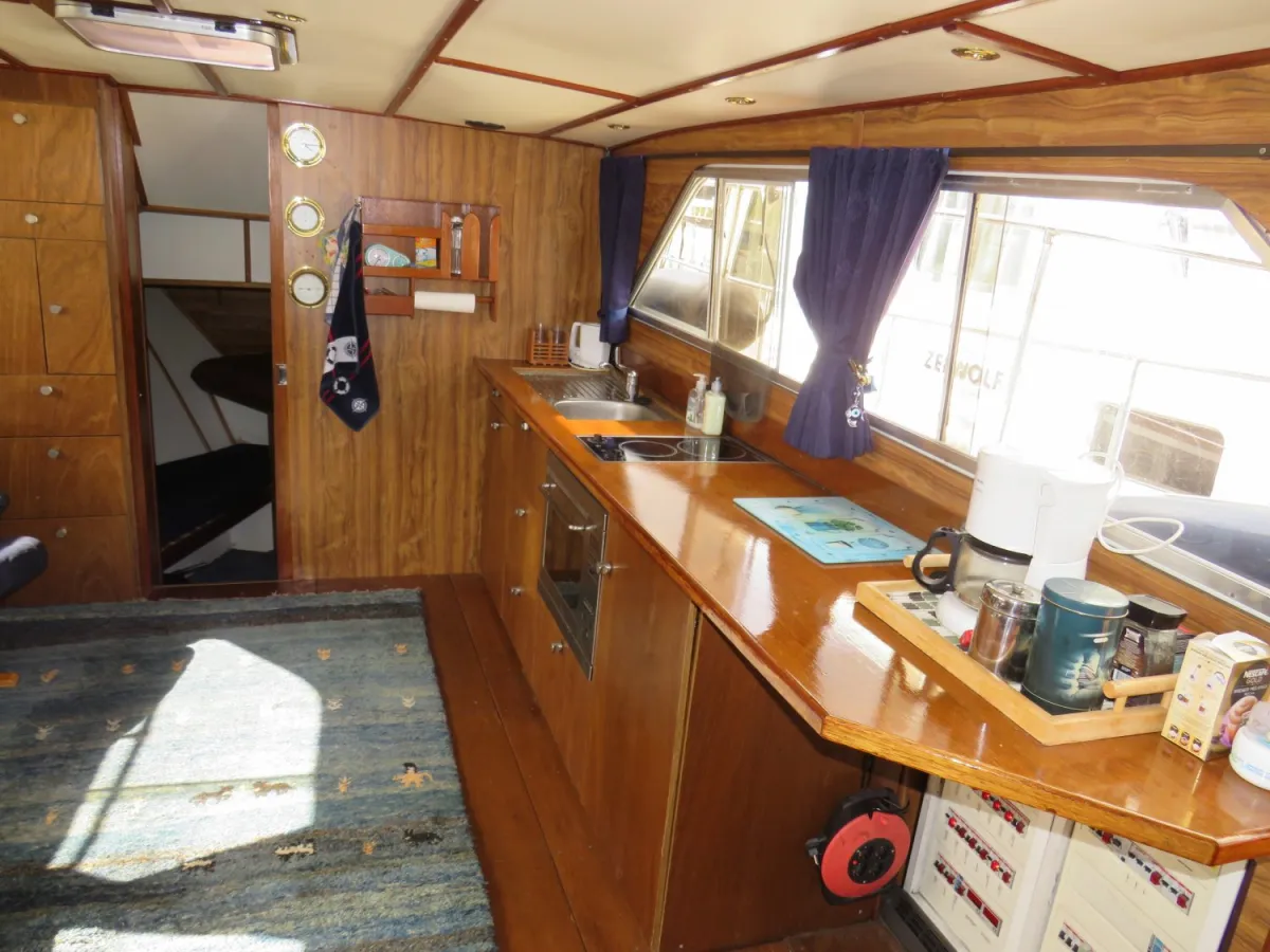Polyester Motorboat Chris Craft Catalina 35 DC