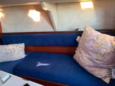 Polyester Sailboat Jeanneau Fantasia 27 Photo 23