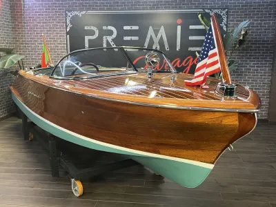Wood Speedboat Chris Craft Capri 19 Photo 0