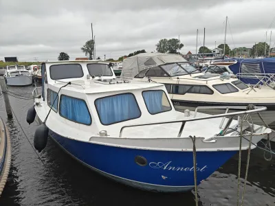 Steel Motorboat Cascaruda 800 Photo 0