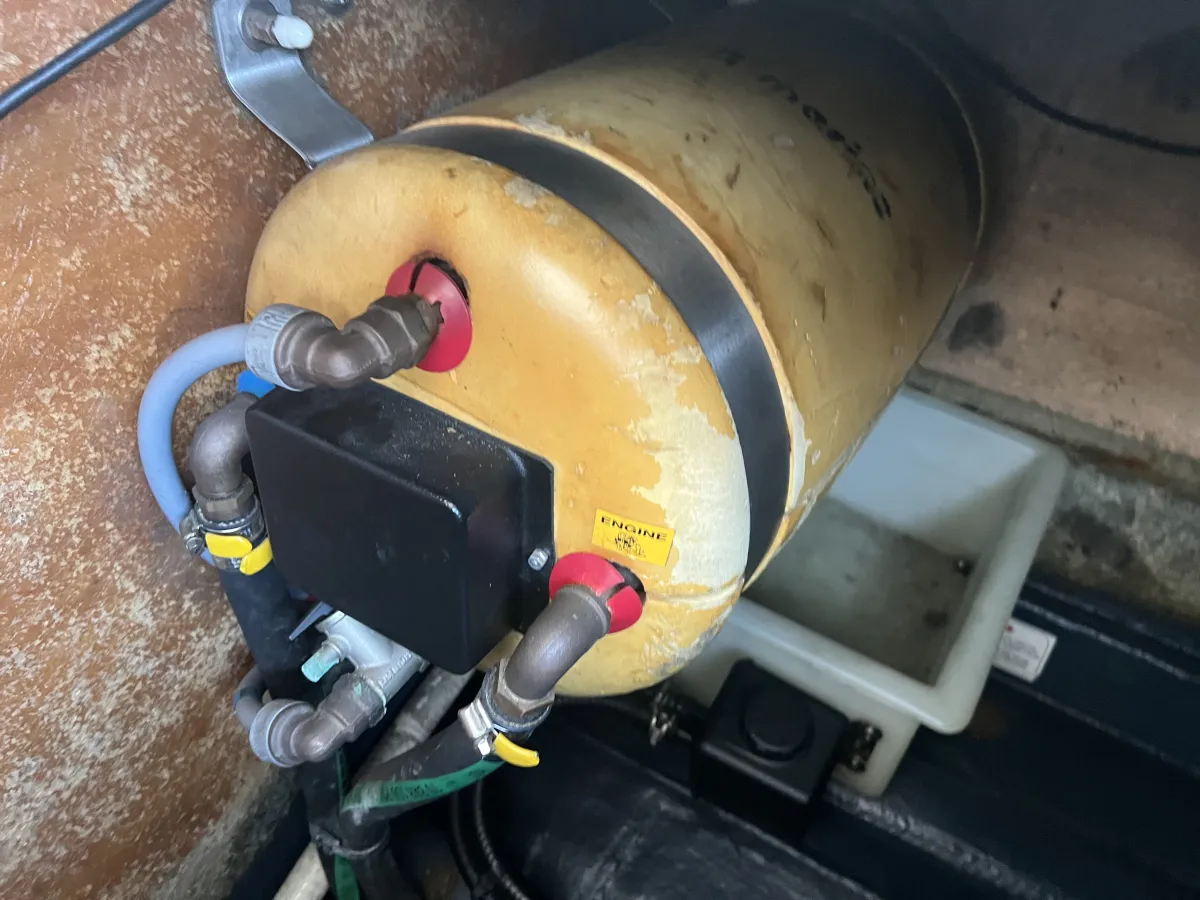 Polyester Motorboot Cranchi 39 endurance