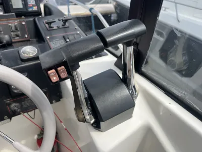 Polyester Speedboat Bayliner 2855 Photo 17