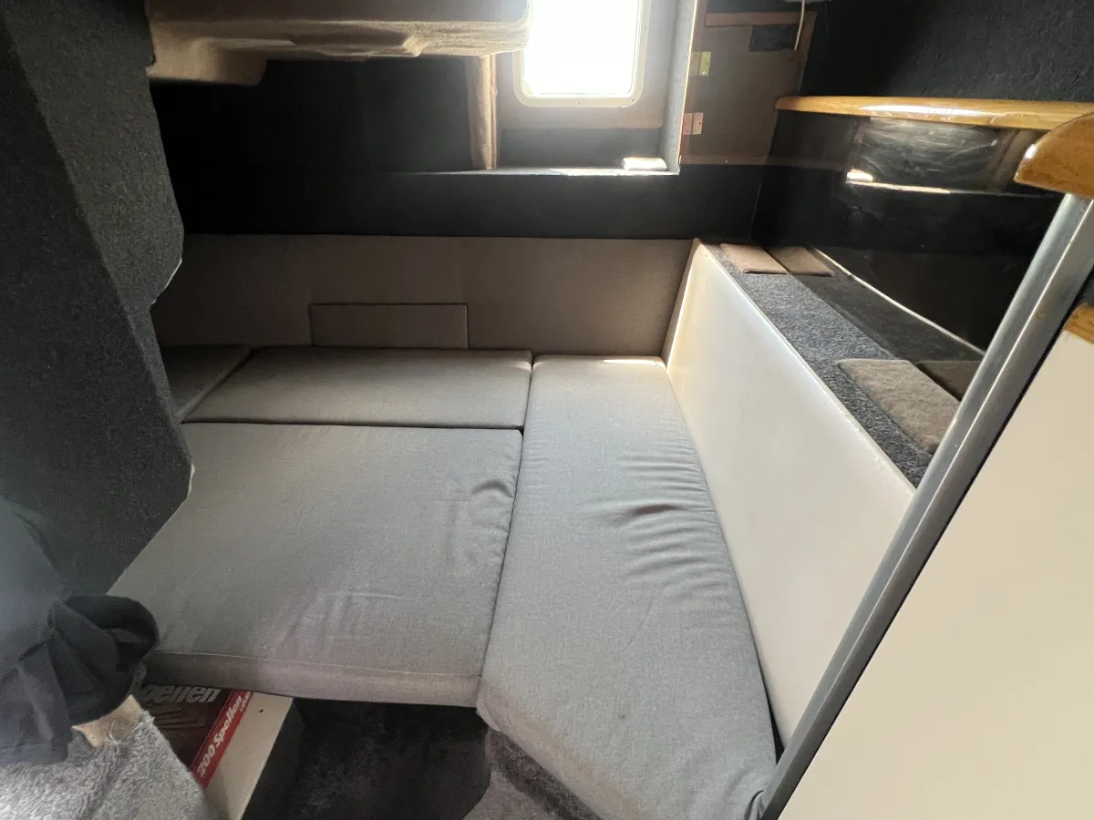 Polyester Speedboat Bayliner 2855
