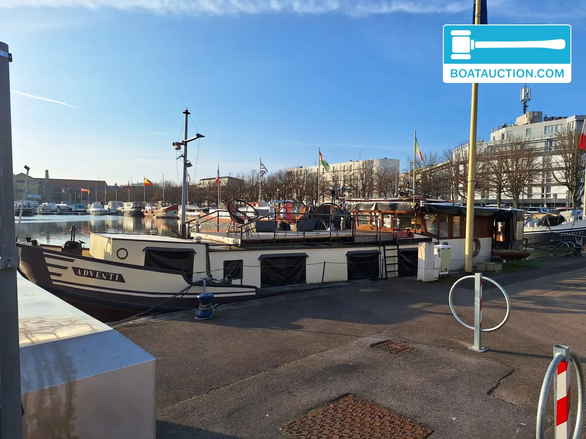 Thumbnail - Houseboat 1700