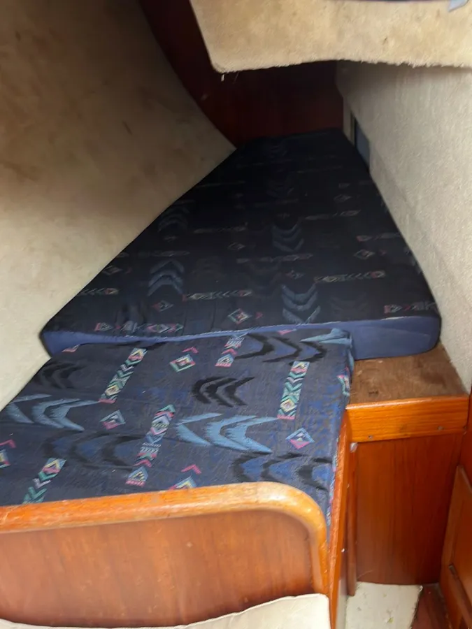 Polyester Sailboat Kalik 33