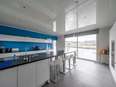 Staal Woonboot Wellnessboot 6300 Foto 16