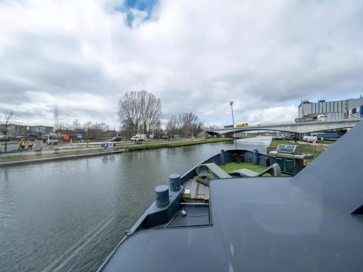 Staal Woonboot Wellnessboot 6300