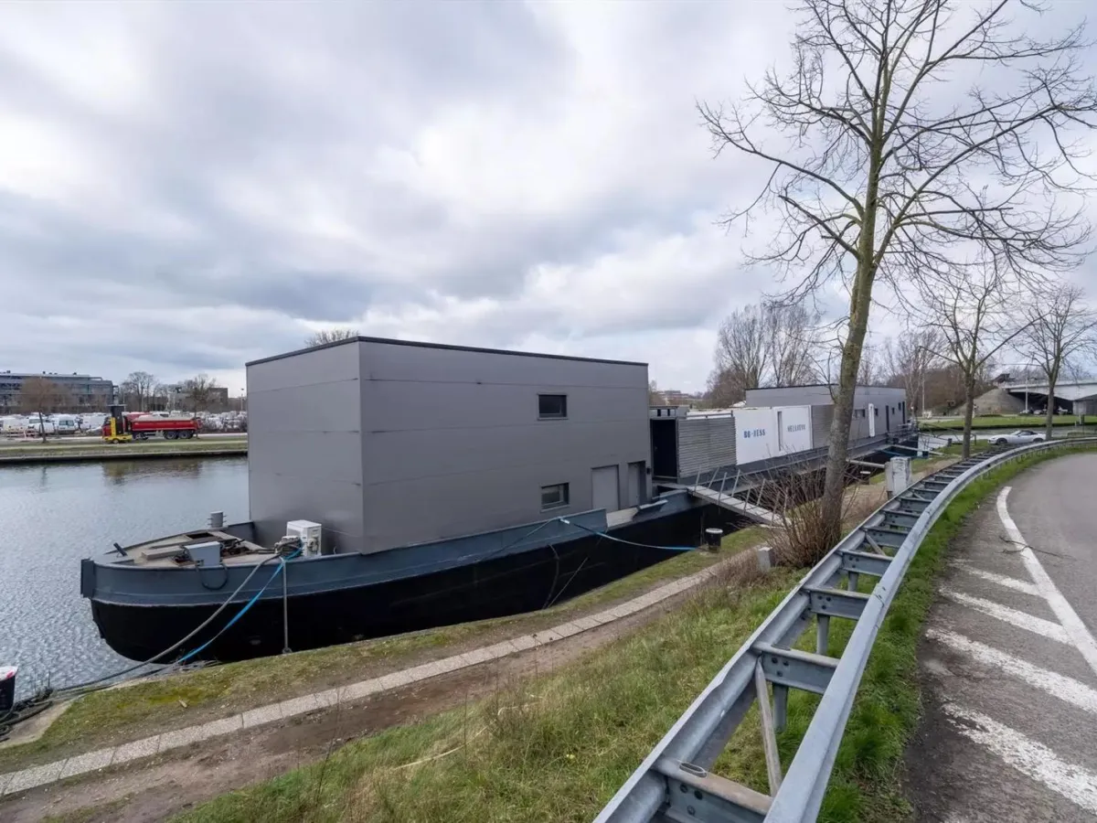Staal Woonboot Wellnessboot 6300