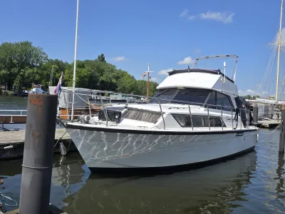 Chris Craft Commander 37