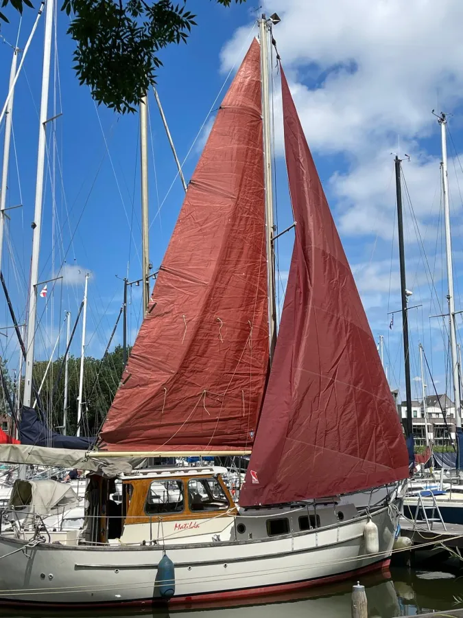 Polyester Sailboat Colvic watsun 2.8 avonturier