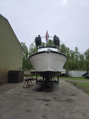 Polyester Motorboat Chris Craft Commander 37 Photo 11