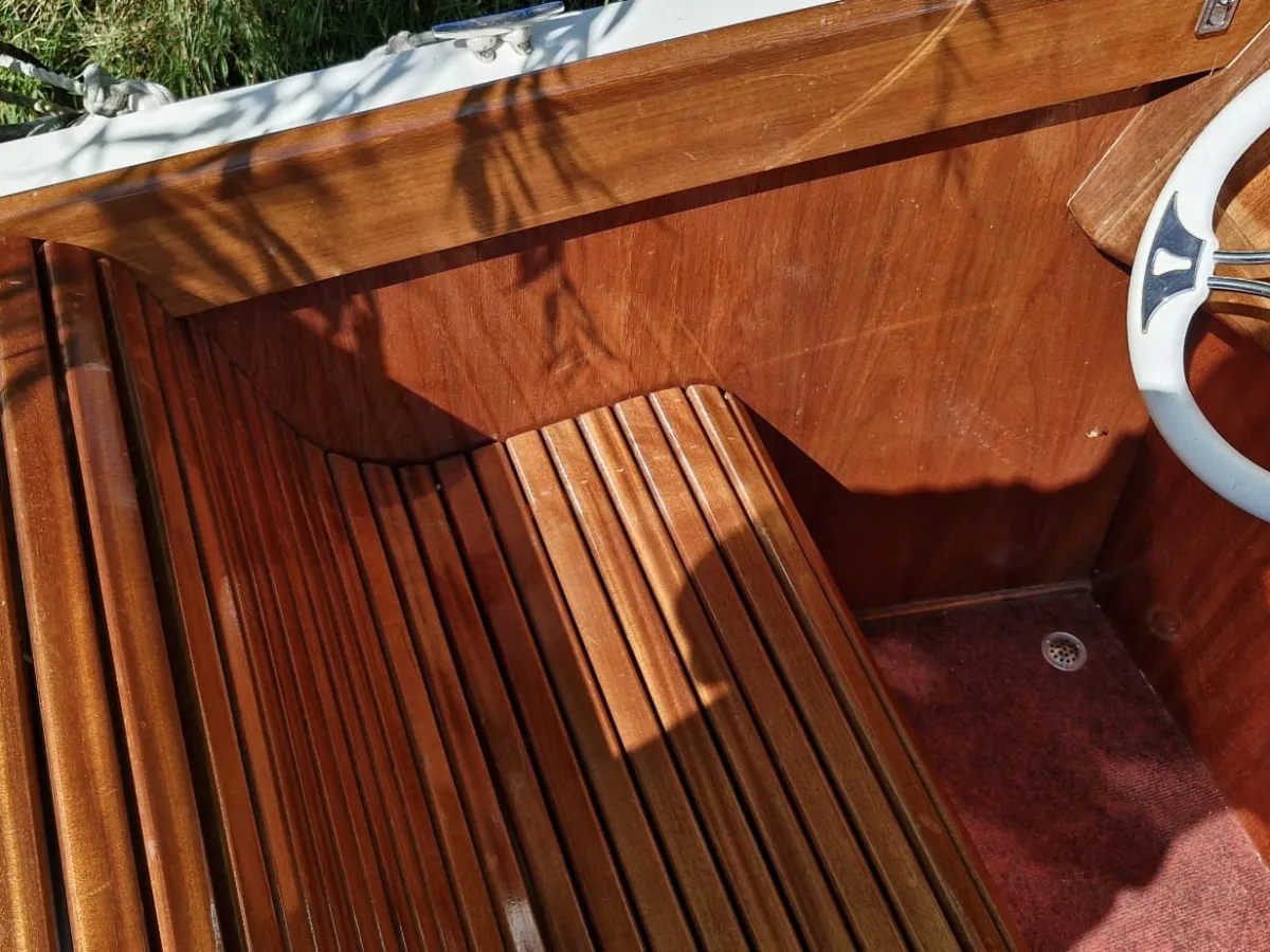 Steel Sloop Klassieke Autoboot