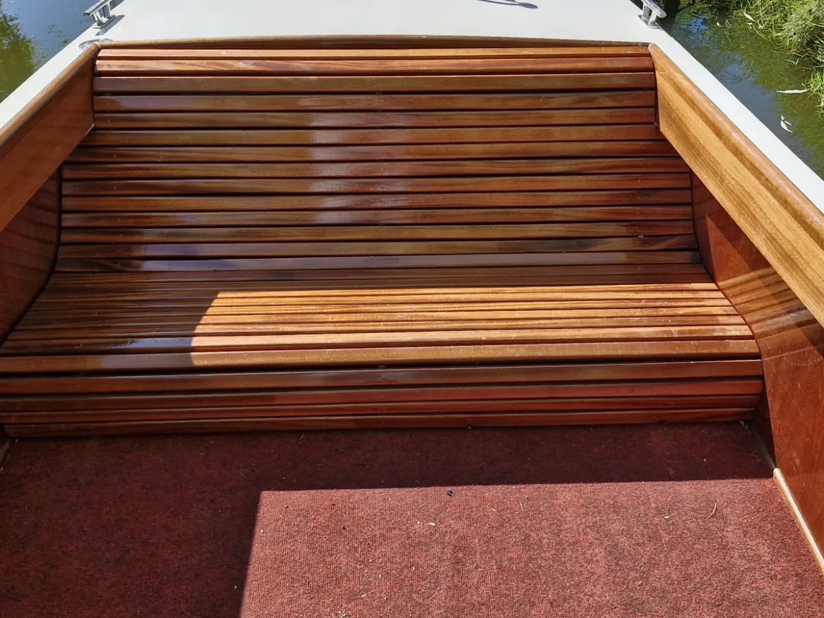 Steel Sloop Klassieke Autoboot