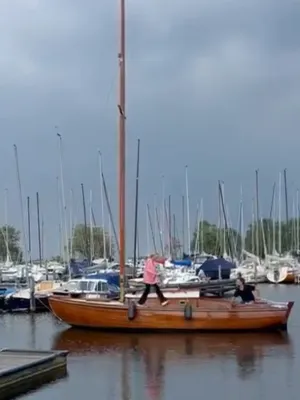 Wood Sailboat De Vries Lentsch 720 Photo 1