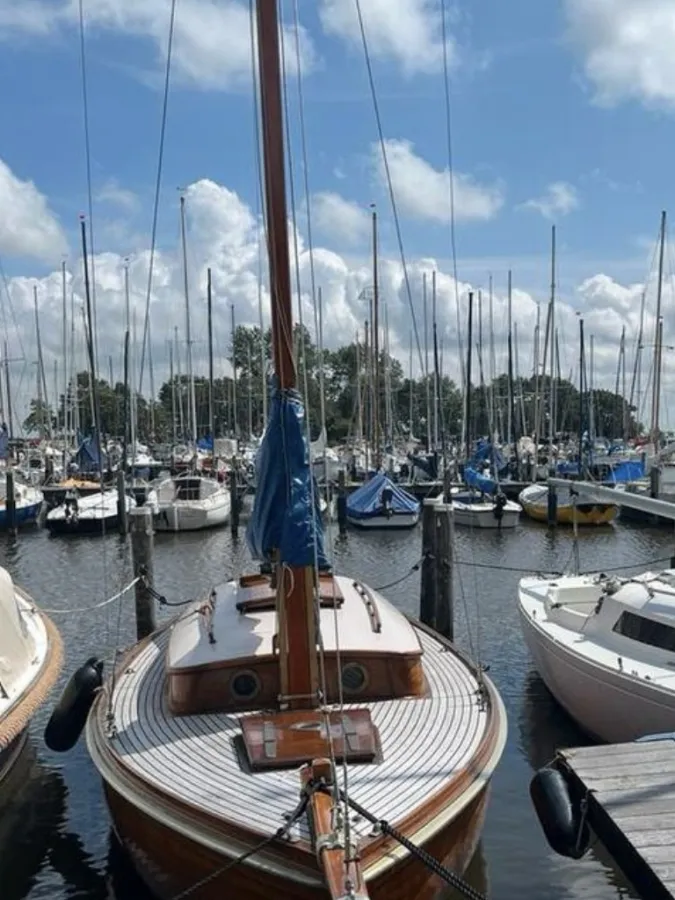 Wood Sailboat De Vries Lentsch 720