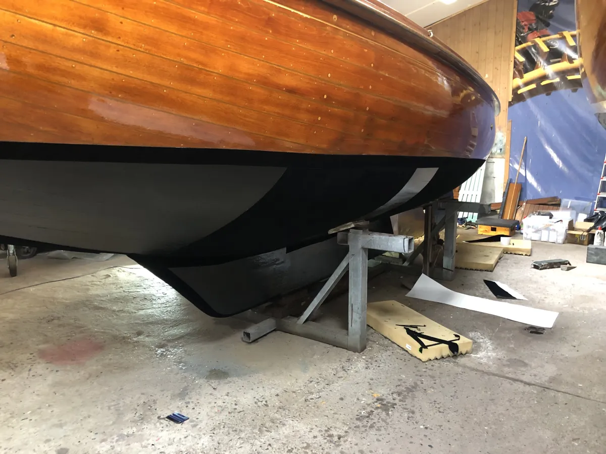 Wood Sailboat De Vries Lentsch 720