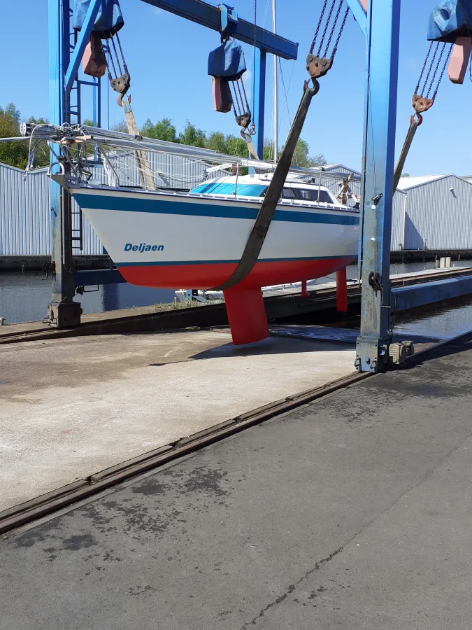 Polyester Sailboat Friendship 26