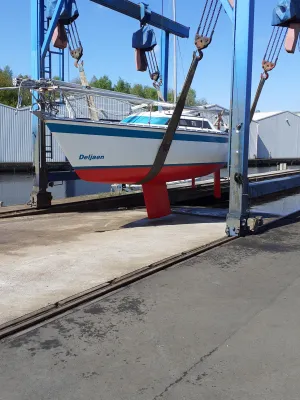 Polyester Sailboat Friendship 26 Photo 16