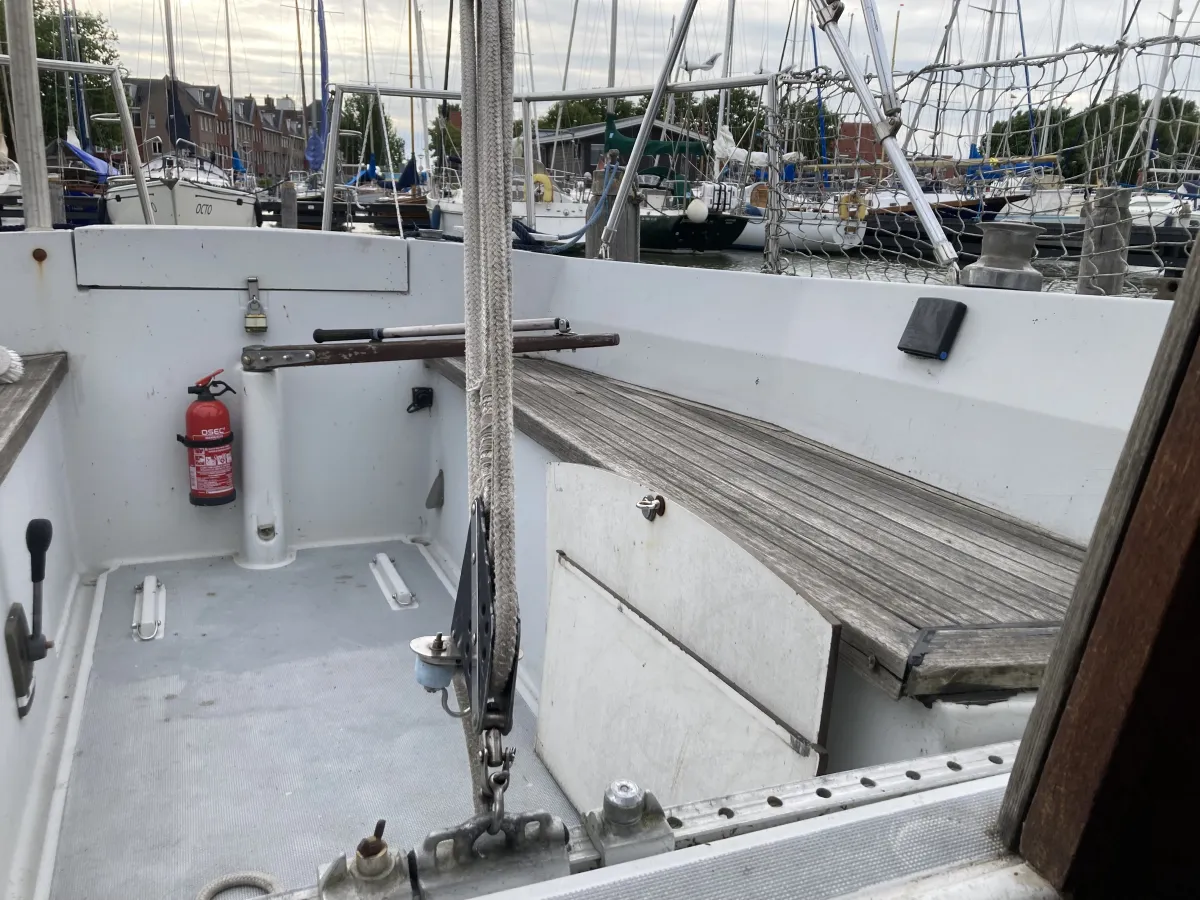 Polyester Sailboat Dufour Safari 27