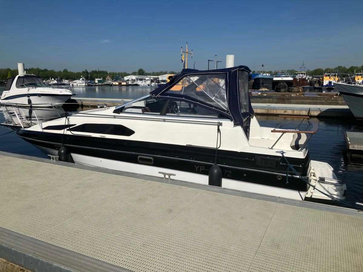 Polyester Motorboat Bayliner 2455 Ciera Sunbridge