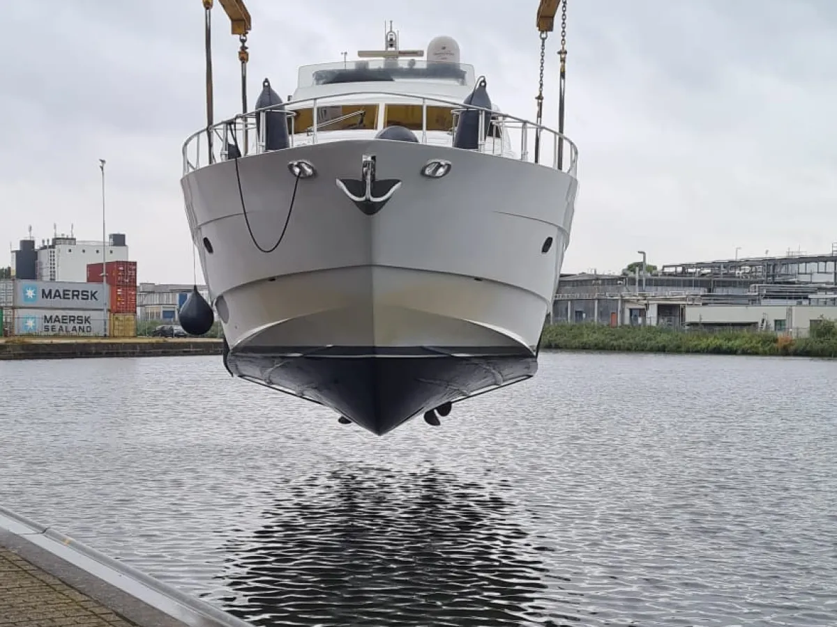 Polyester Motorboat Mochi Craft 65