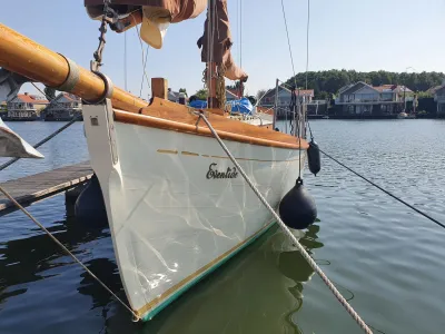 Wood Sailboat Warner Sloep Photo 1