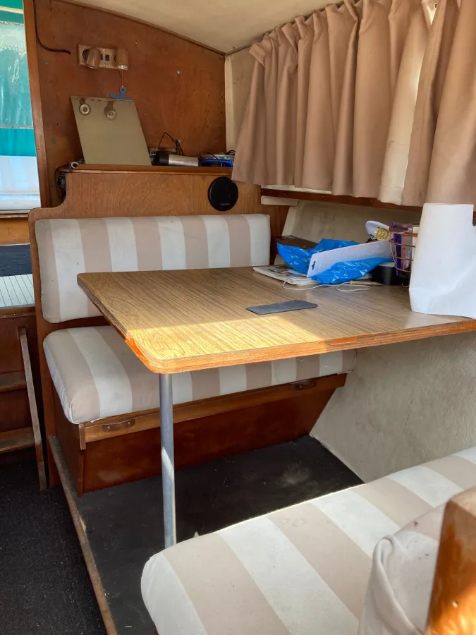 Polyester Motorboat Polaris 770