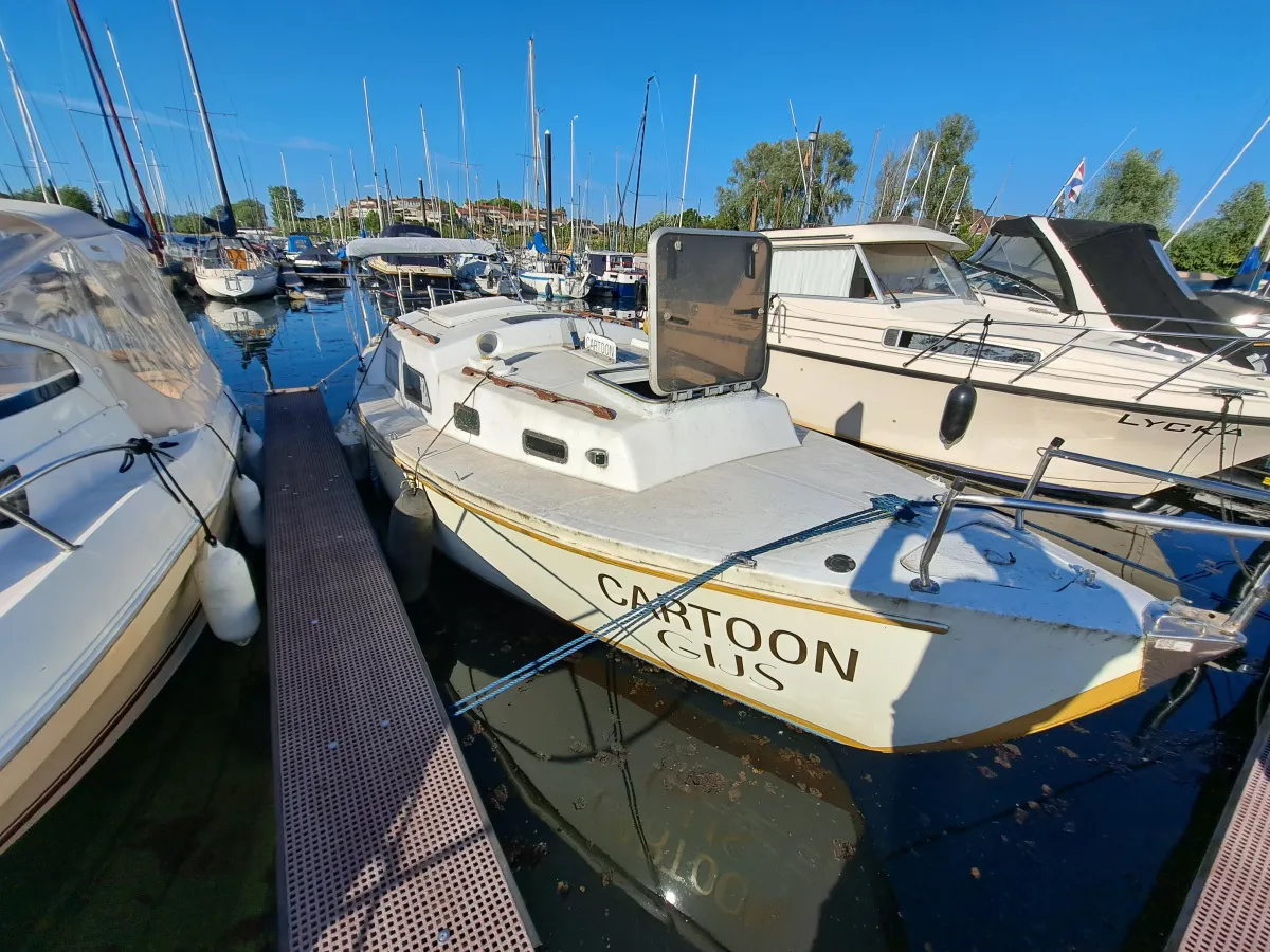 Polyester Sailboat Fellowship 28