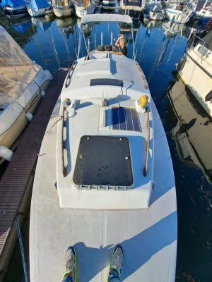 Polyester Sailboat Fellowship 28 Photo 4