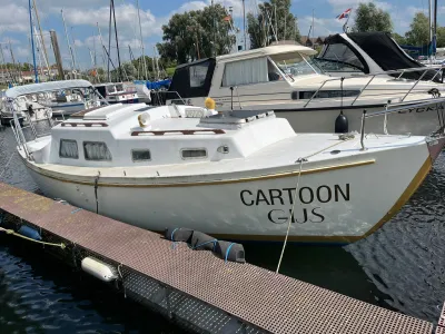 Polyester Sailboat Fellowship 28 Photo 0