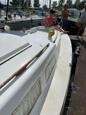Polyester Sailboat Fellowship 28 Photo 14