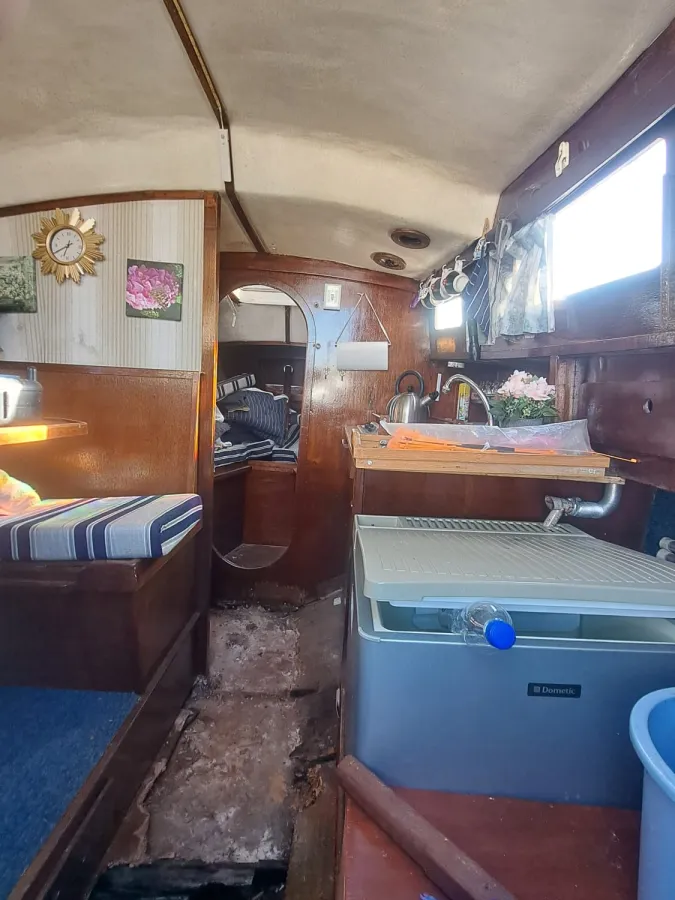 Polyester Sailboat Fellowship 28