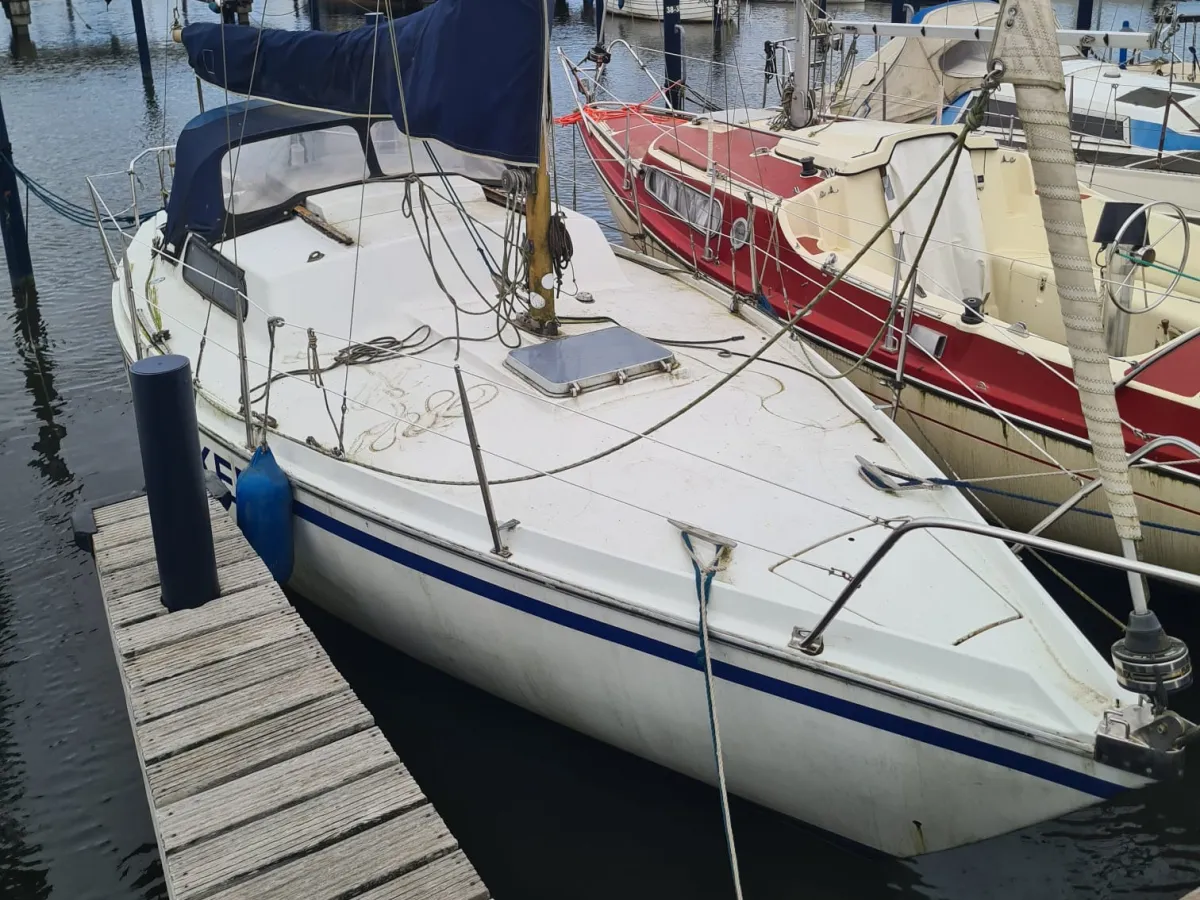 Polyester Zeilboot Jeanneau Sangria