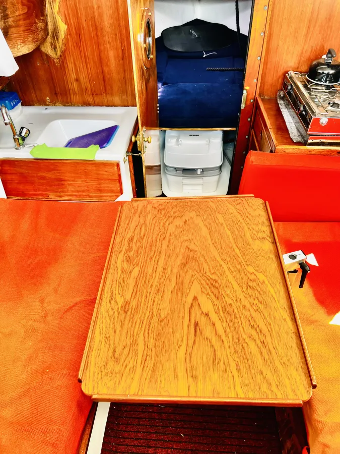 Polyester Sailboat Compromis C720