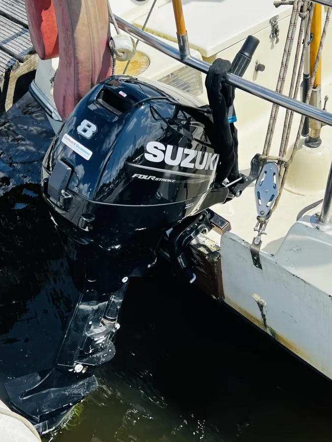 Polyester Sailboat Compromis C720