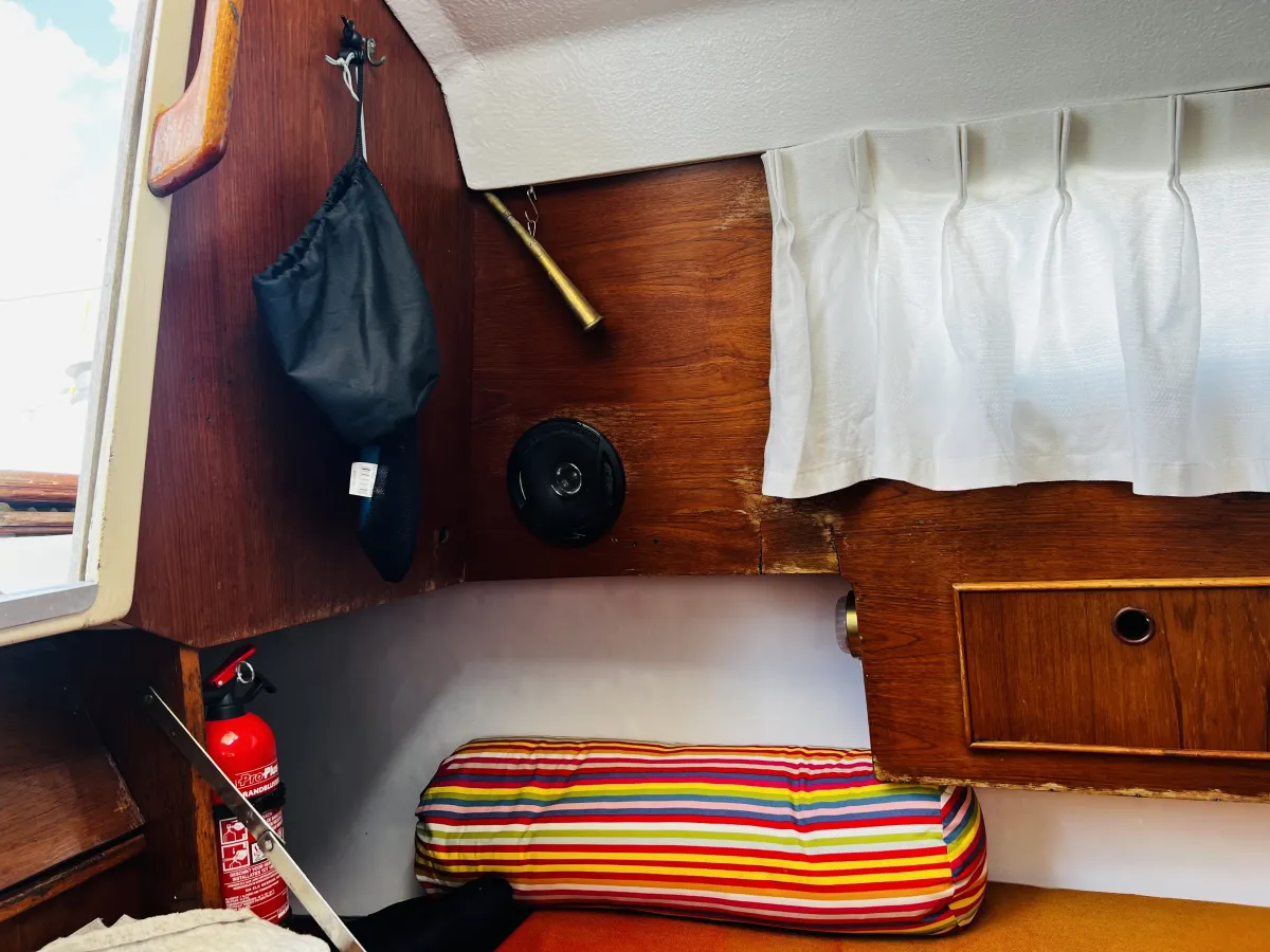 Polyester Sailboat Compromis C720