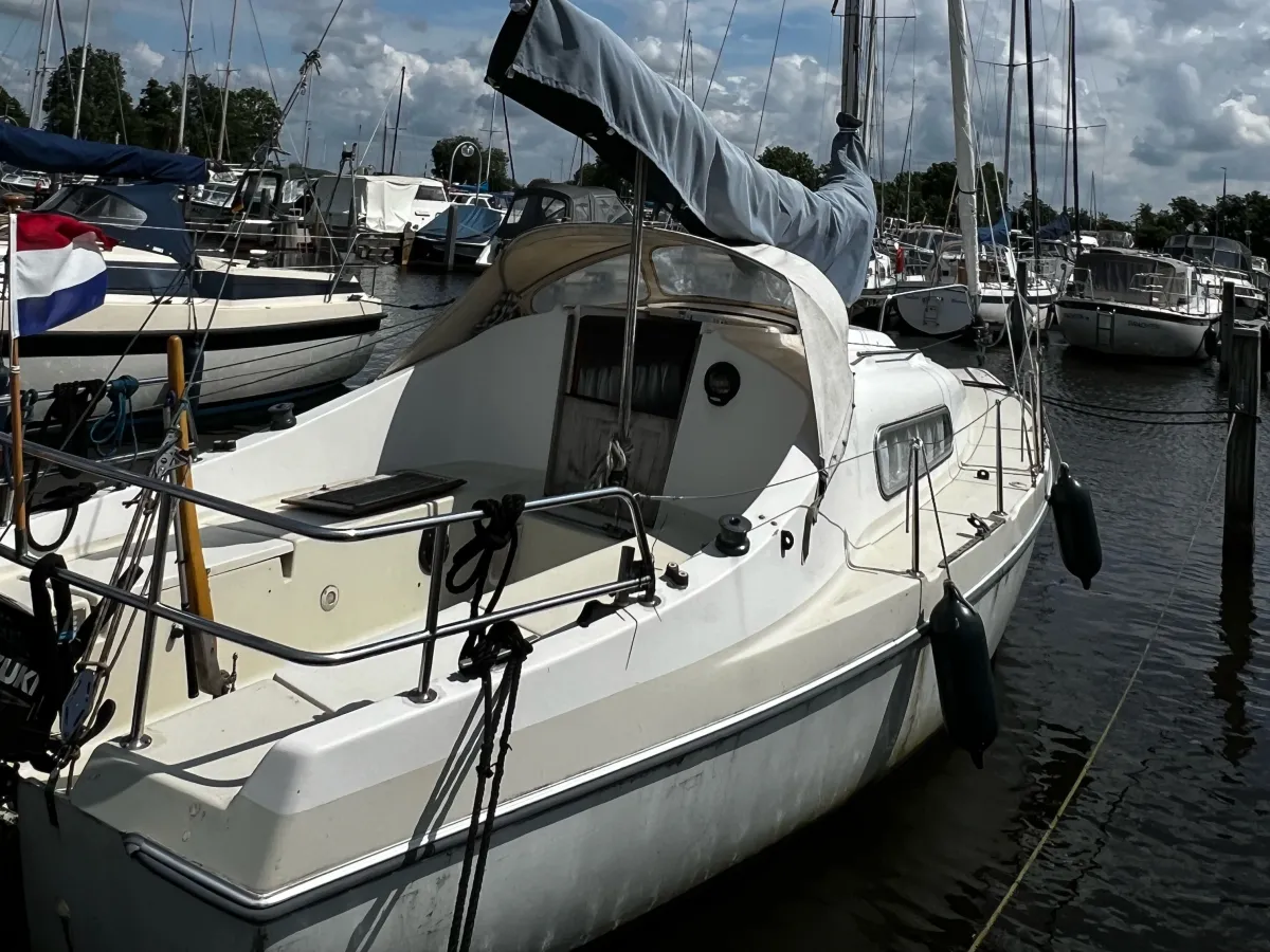 Polyester Sailboat Compromis C720