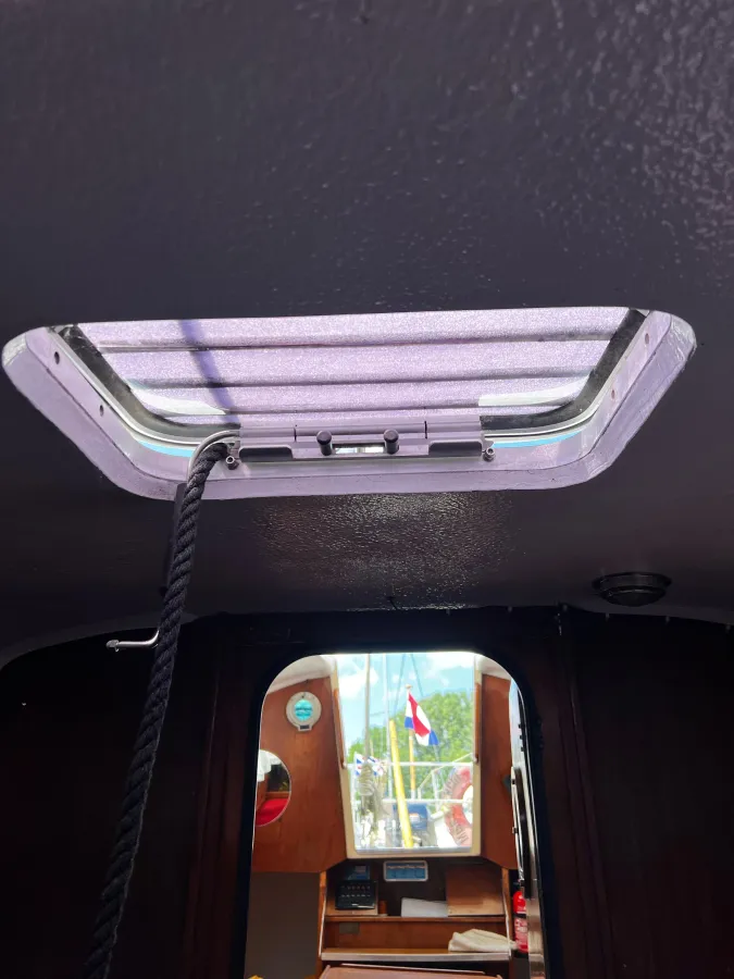 Polyester Sailboat Compromis C720