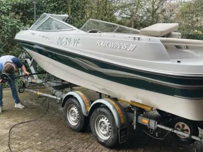 Polyester Schnellboot Four Winns Horizon 190 Foto 1
