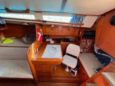 Polyester Sailboat Kalik 33 Photo 8