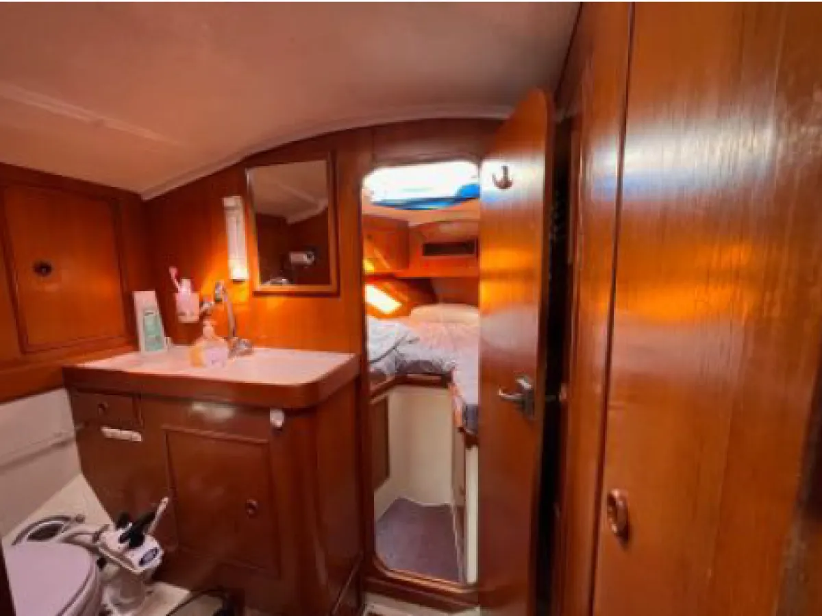 Polyester Sailboat Kalik 33