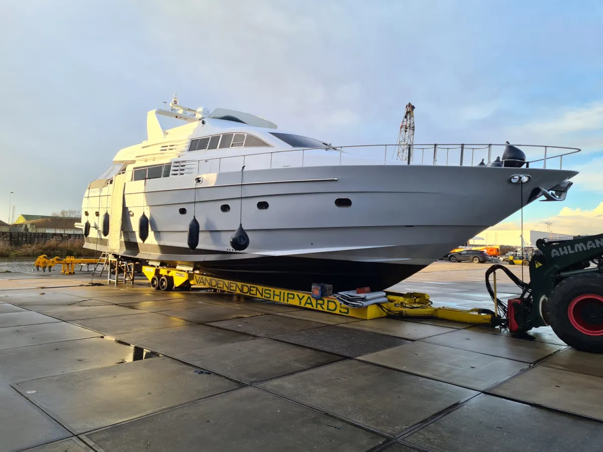 Polyester Motorboat Mochi Craft 65